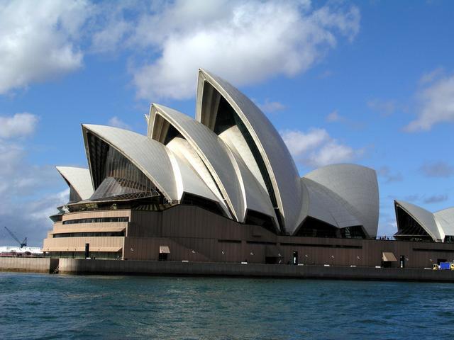 澳大利亞的地標建築 船帆屋頂劇院 最具特色的建築之一 搜資訊